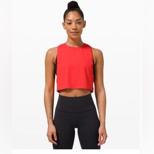 Lululemon Muscle Tank Crop in trendy coral. Perfect for spring/summer. Size 10
